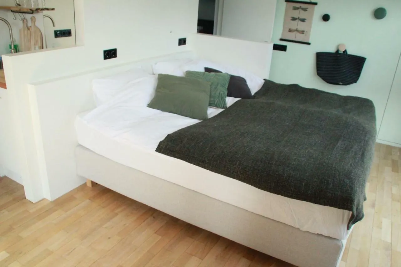 Houseboat Studio Sooki Amsterdam Bed & Breakfast